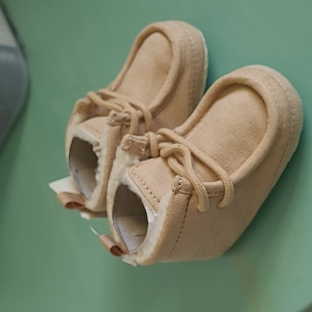 Baby GAP Booties - 3 to 6 months - NWT